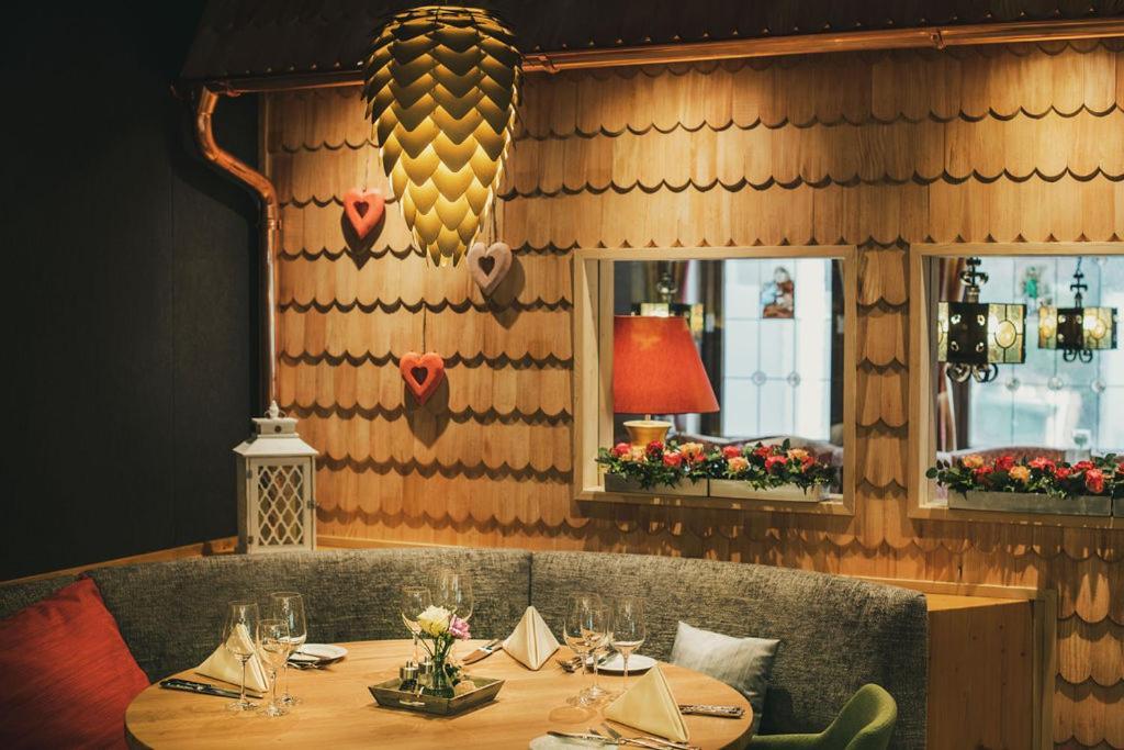 Hotel Ochsen Höfen an der Enz Екстериор снимка