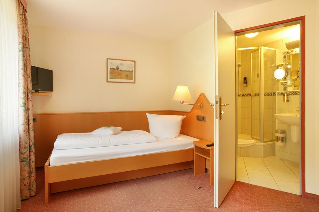 Hotel Ochsen Höfen an der Enz Екстериор снимка